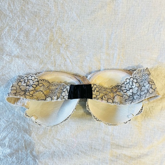 Victoria’s Secret padded off shoulder bra - Picture 3 of 9